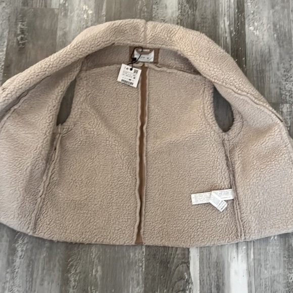 Zara Sherpa Vest - Picture 4 of 8